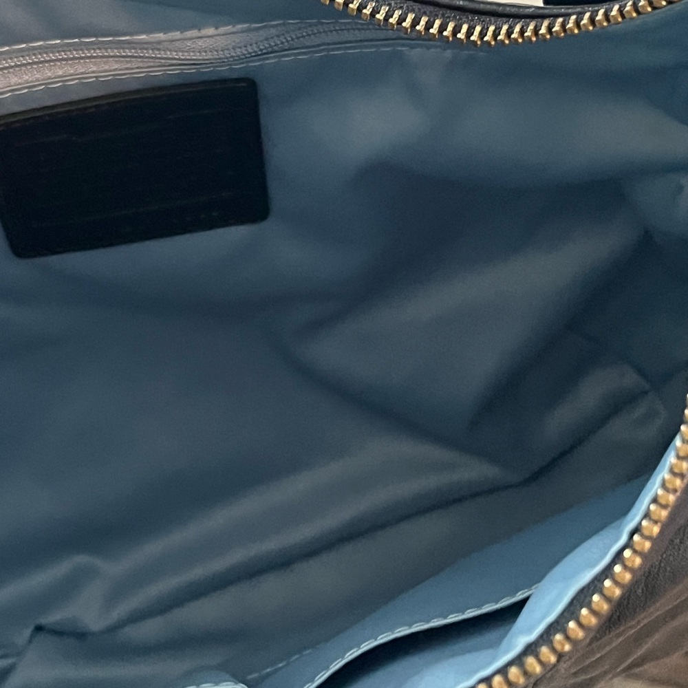 COACH PRE-LOVED AUTHENTIC GENUINE BLACK LEATHER & GOLD HARDWARE CROSSBODY BAG - Picture 10 of 17